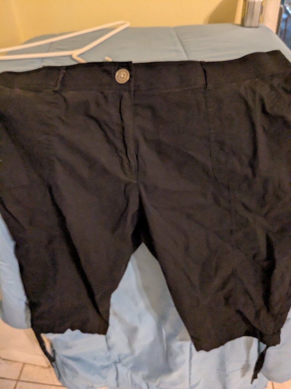 Stretchy cargo capris.
